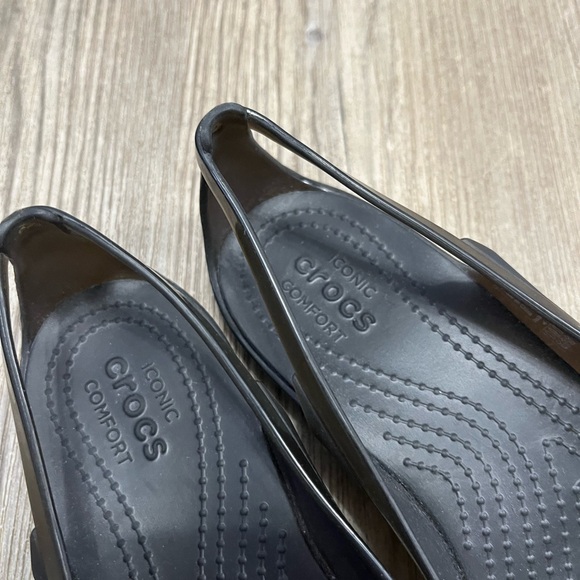 Crocs Women's Isabella Huarache 2 Flat Sandal Black Size 6 Like New EUC - Picture 3 of 7